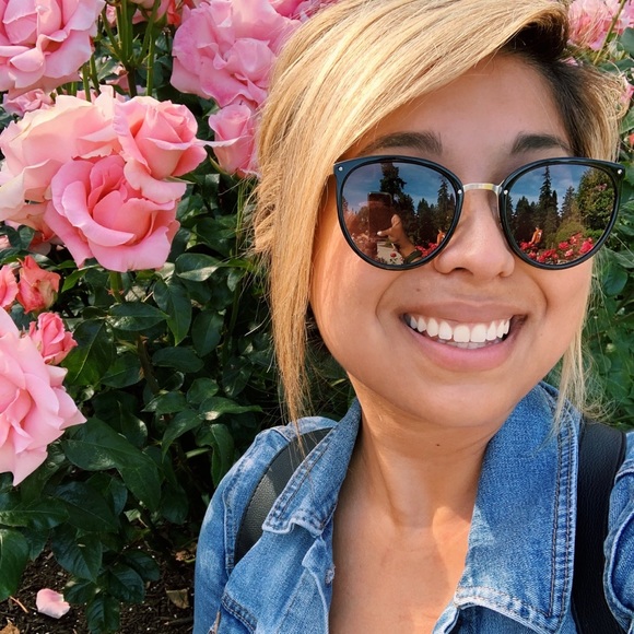 Meet your Posher, Nohemy - Picture 1 of 1